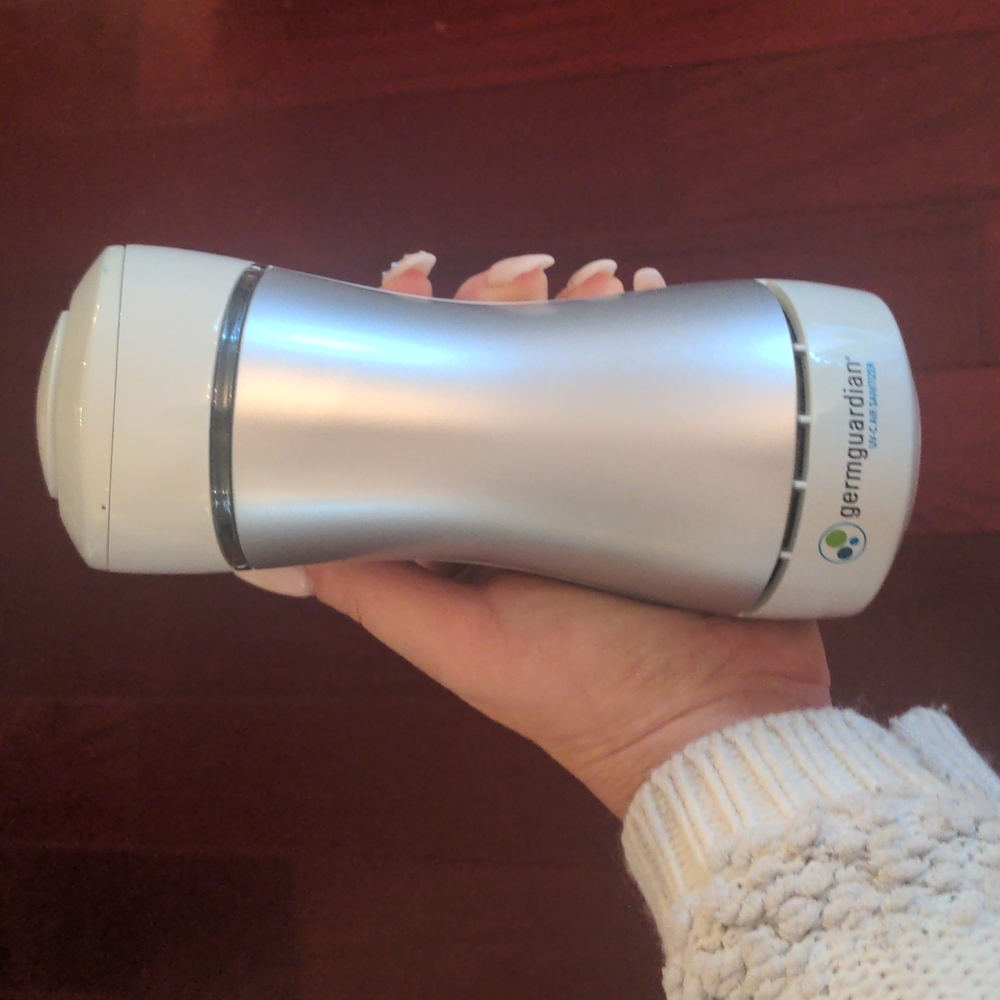 Uv air sanitizer